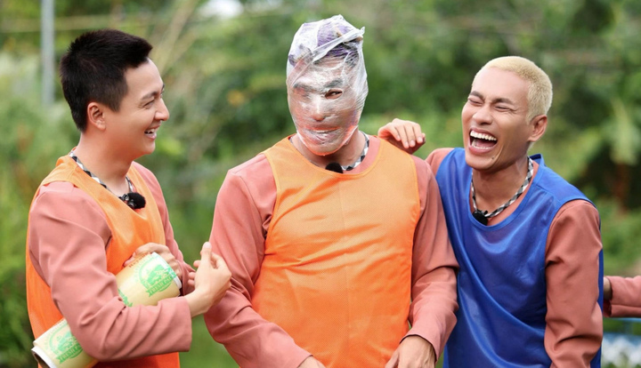 Show '2 ngày 1 đêm' xin lỗi về hành động phản cảm, gây ảnh hưởng xấu tới trẻ em