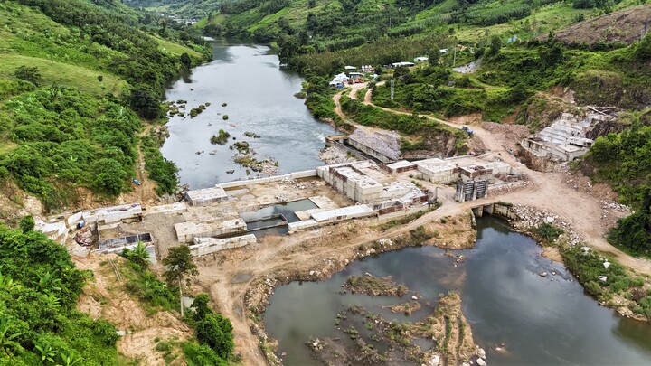 Cận cảnh thủy điện trên đỉnh núi Gia Lai gần một thập kỷ vẫn dang dở