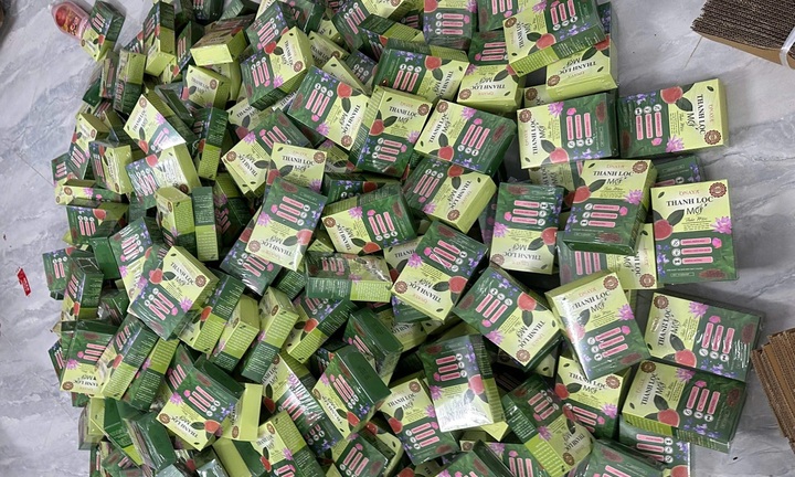 Khởi tố nhóm người sản xuất dầu gội, xả giả ở Huế