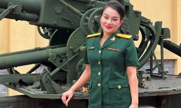 Nữ NSND từng là thợ may, giờ mang quân hàm Thượng tá 