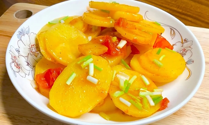 Mẹo xào khoai tây không bị nát