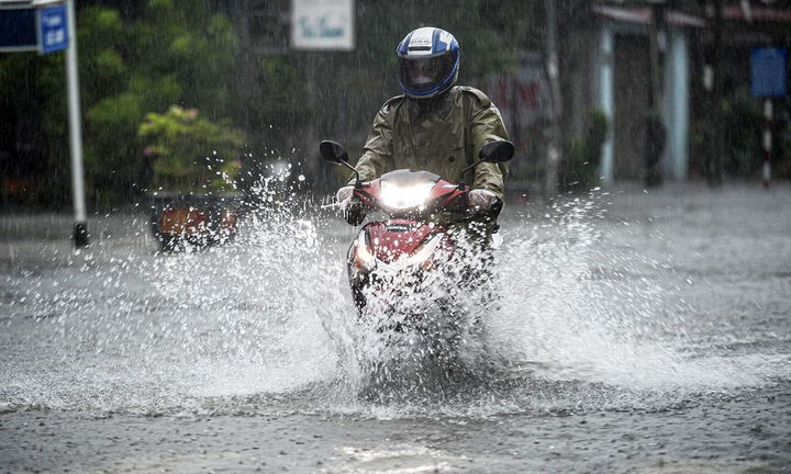 Dự báo thời tiết 28/9: Mưa xối xả trút xuống Bắc và Trung Bộ, nguy cơ ngập tứ bề