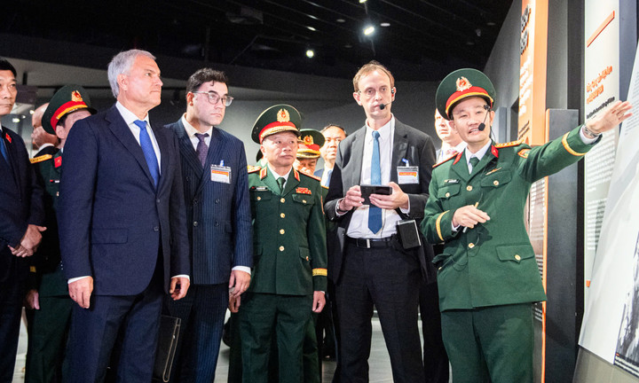 Chủ tịch Duma Quốc gia Nga thăm Bảo tàng Lịch sử Quân sự Việt Nam