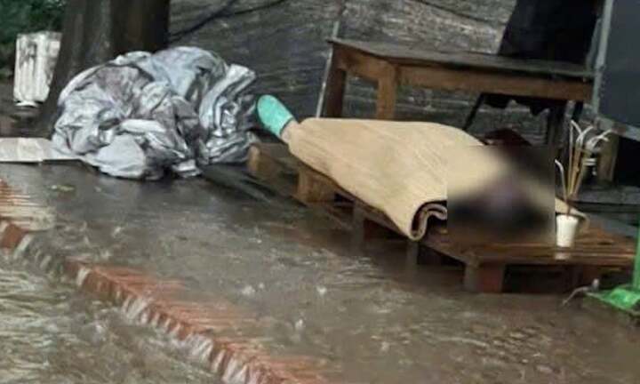 Thực hư người đàn ông tử vong do điện giật khi đi dưới đường ngập ở Hà Nội