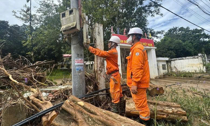 EVN cập nhật tình hình vận hành và cung cấp điện sau bão số 10