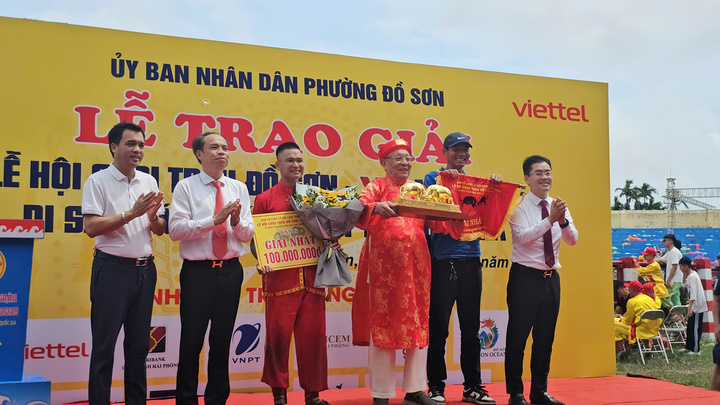 Cụ ông 91 tuổi làm nên lịch sử tại Lễ hội chọi trâu Đồ Sơn 2025