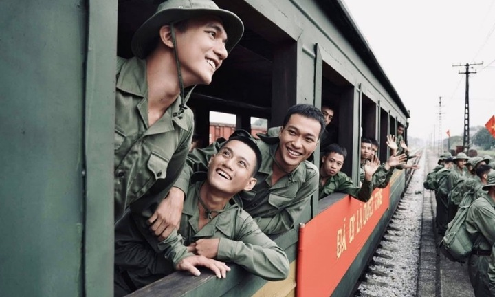 'Mưa đỏ' đối đầu 'Địa đạo' trên đường đua đến Bông sen vàng tại LHP Việt Nam