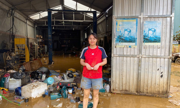 Tiền tỷ trôi theo nước lũ, nhiều hộ gia đình ở Thanh Hóa khóc ròng