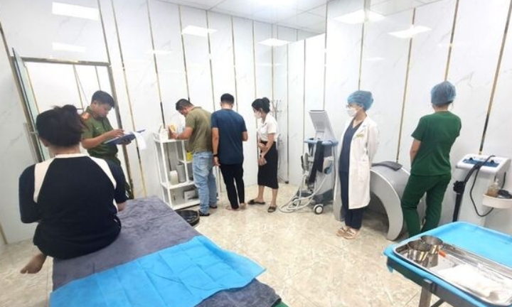 Bộ Y tế 'siết' phòng khám tư, cảnh báo tình trạng thuê bác sĩ đứng tên