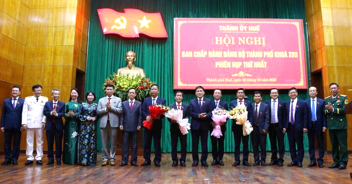 Danh sách Ban Thường vụ Thành ủy Huế khóa XVII