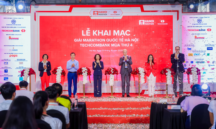 Khai mạc giải Marathon Quốc tế Hà Nội Techcombank mùa thứ 4
