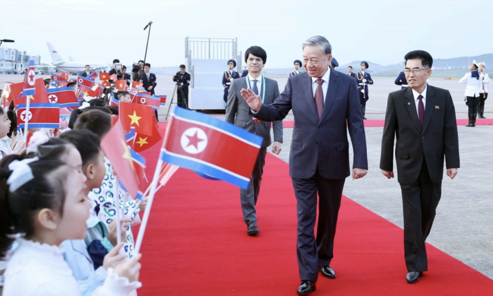 Triều Tiên bắn 21 phát đại bác chào đón Tổng Bí thư Tô Lâm