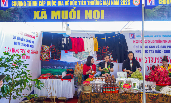 Sắc màu nông sản Tây Bắc tại Hội chợ xúc tiến thương mại Sơn La 2025