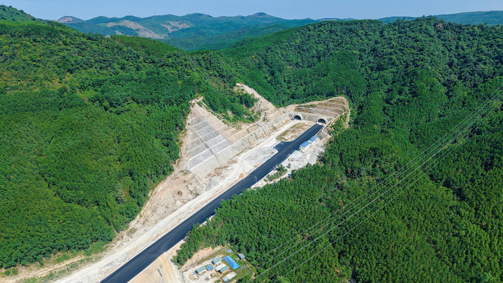 Quảng Ngãi: Đầu tư phát triển kết cấu hạ tầng là ưu tiên hàng đầu