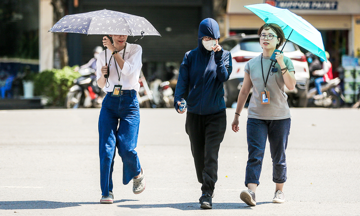 Dự báo thời tiết ngày 11/10: Miền Bắc nắng mạnh trước khi mưa lớn