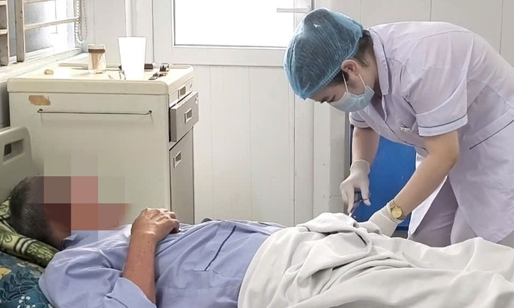 Liên tiếp các ca sốc nguy kịch do sốt xuất huyết, tiểu cầu xuống mức thấp