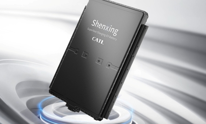 CATL bác bỏ tin đồn sản xuất hàng loạt pin thể rắn cho xe điện chạy 2.000 km