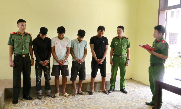 Lợi dụng dân sơ tán tránh lũ, 3 anh em đột nhập vào nhà cuỗm tài sản