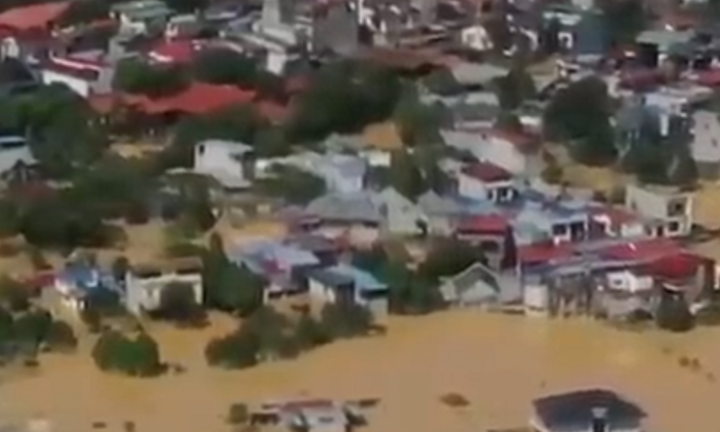 Ấm áp những 'chuyến xe nghĩa tình' tới Thái Nguyên sau lũ 