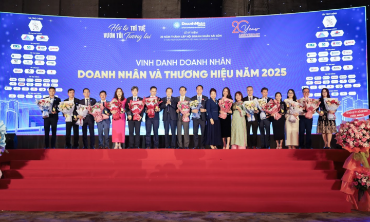 CEO Uuviet Solutions được vinh danh 'Doanh nhân và Thương hiệu năm 2025'