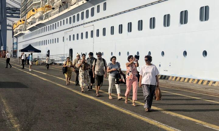 Tàu chở 4.000 khách quốc tế không thể cập cảng ở TP.HCM, ngành du lịch nói gì?