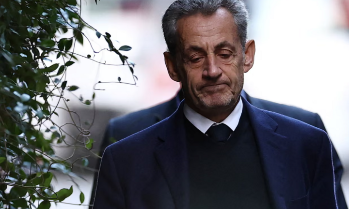 Cựu Tổng thống Pháp Sarkozy được cảnh sát bảo vệ 24/7 trong tù