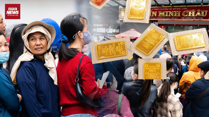 Giá vàng đảo chiều tăng sốc, người dân 'đội rét' đi mua từ 6h sáng