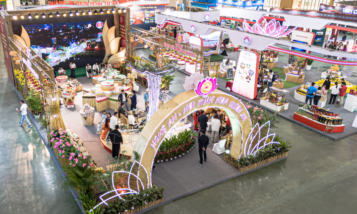 Toàn cảnh Hội chợ mùa Thu 2025 trước giờ khai mạc