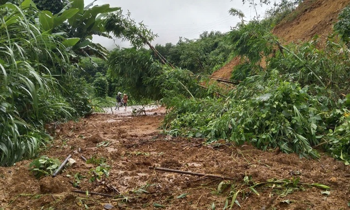 Trôi vào cống nước, học sinh lớp 3 tử vong thương tâm