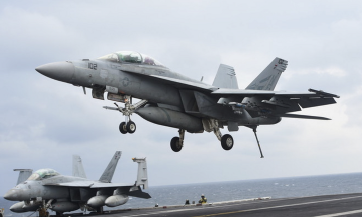 Trực thăng và máy bay chiến đấu của Mỹ rơi ở Biển Đông