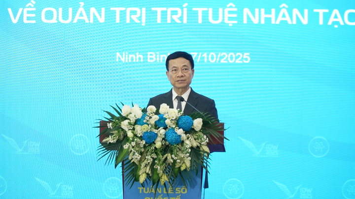 Bộ trưởng Nguyễn Mạnh Hùng: AI đi trong 'hành lang hẹp' để phục vụ con người