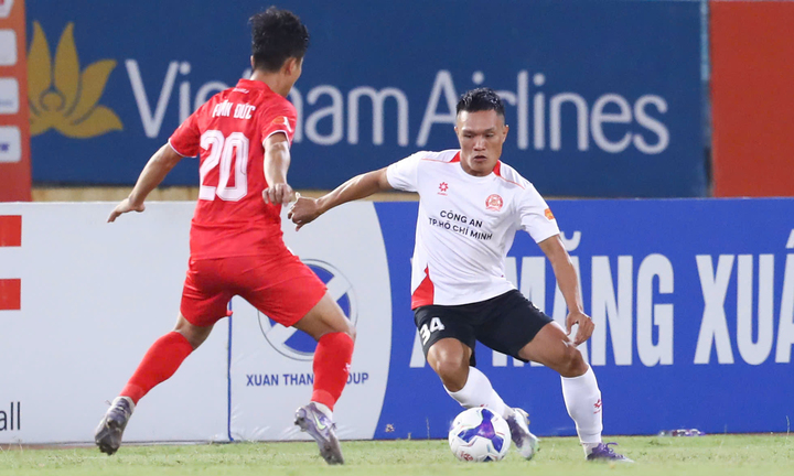 Trực tiếp bóng đá Công an Hà Nội 1-0 Công an TP.HCM: Lê Văn Đô nhận thẻ đỏ