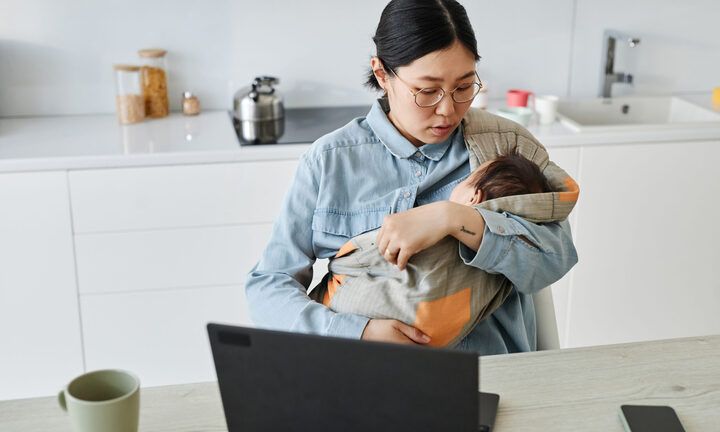 Không dám nghỉ thai sản 7 tháng khi người mẹ 2 con phải lo tiền sữa, bỉm