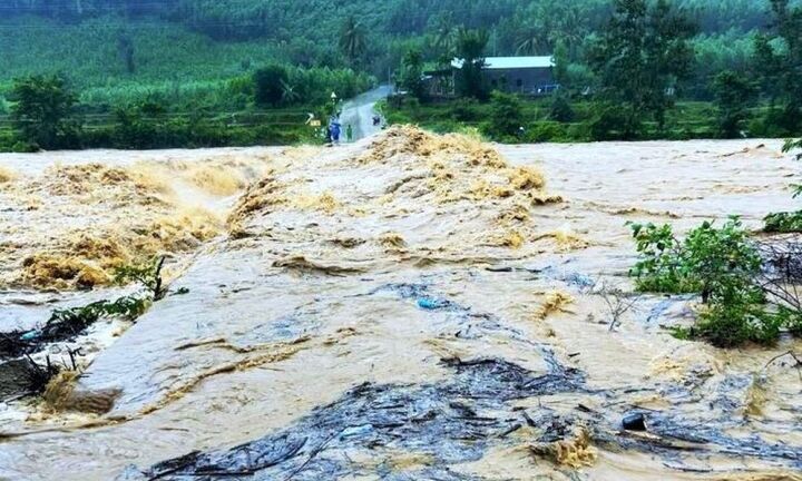 Gia Lai đối mặt nguy cơ sạt lở và ngập lụt, Chủ tịch tỉnh chỉ đạo khẩn