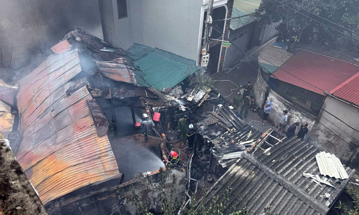 Cháy nhà ở Hà Nội, một người tử vong