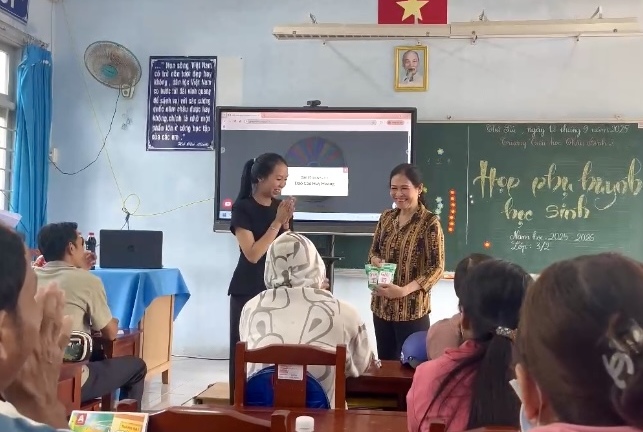 Buổi họp phụ huynh gây bão của cô giáo Gen Z, dân mạng rần rần khen sáng tạo