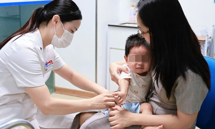 Trẻ nhập viện vì cúm mùa tăng, nhiều ca biến chứng nặng