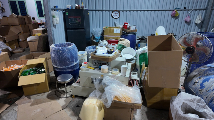 Triệt phá đường dây sản xuất, buôn bán mỹ phẩm giả quy mô lớn tại TP.HCM