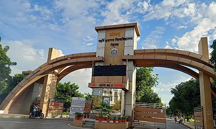 Nhân viên nữ bị ép chụp ảnh băng vệ sinh chứng minh 'đèn đỏ', cảnh sát vào cuộc