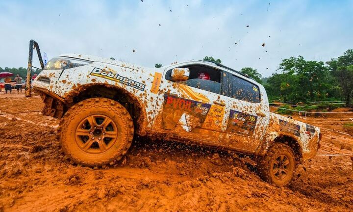 Giải đua xe địa hình Việt Nam: Dàn xe off-road 'cày xới' chảo lửa Đồng Mô