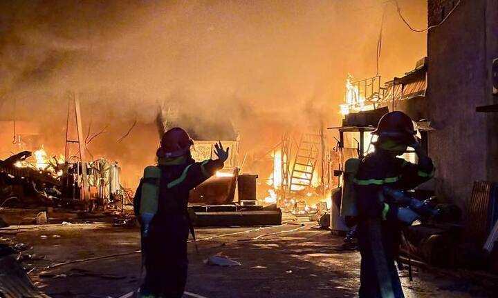 Gara ô tô ở Phú Thọ cháy ngùn ngụt lúc rạng sáng