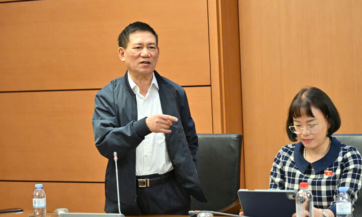 Phó Thủ tướng lý giải việc mua bảo hiểm 'đóng tiền vào thì dễ, rút ra rất khó'