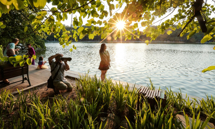 Dự báo thời tiết 5/11: Miền Bắc hửng nắng, miền Trung sắp hứng mưa lớn