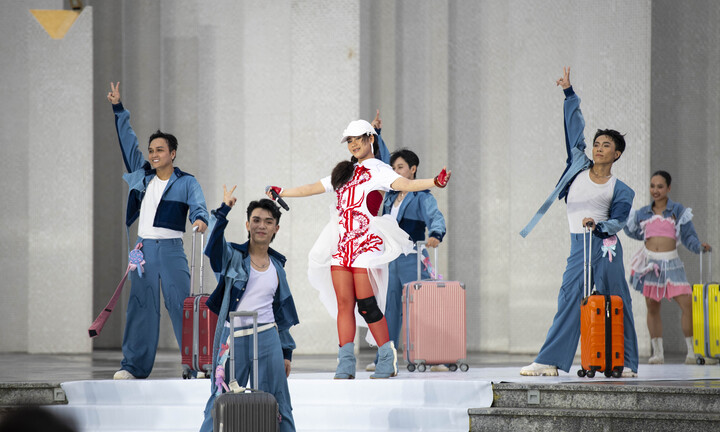 Bella Vũ gây ấn tượng trong thiết kế 'Tiên nữ hóa rồng' của NTK Huỳnh Thực