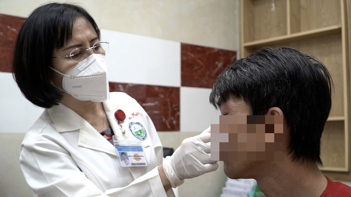  Kiến ba khoang lại tấn công người TP.HCM, bác sĩ cảnh báo chữa trị bằng 'mẹo'