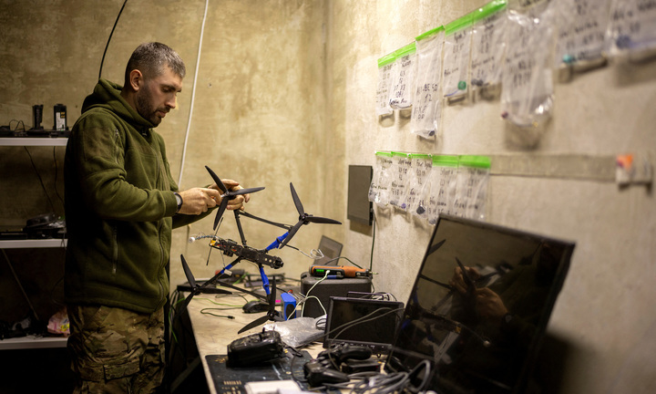 Giao tranh dữ dội, máy bay không người lái có giúp Ukraine giữ được Pokrovsk?