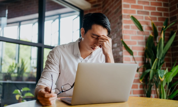 10 năm đưa hết lương cho vợ, mới thất nghiệp 2 tháng đã bị coi là ăn bám