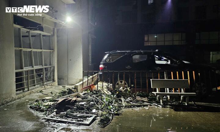 Bão số 13 Kalmaegi quần thảo Đắk Lắk, Gia Lai: Nhà sập, ngập khắp nơi, nhiều người cầu cứu