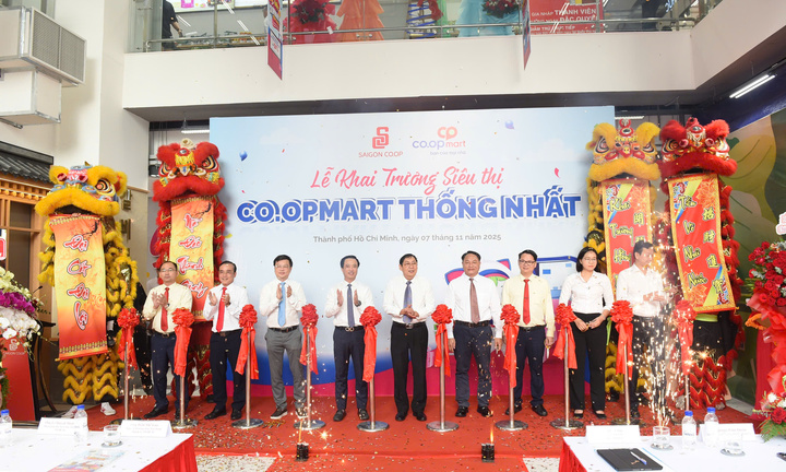 Nâng tầm trải nghiệm mua sắm với siêu thị Co.opmart Thống Nhất, khu Đông TP.HCM