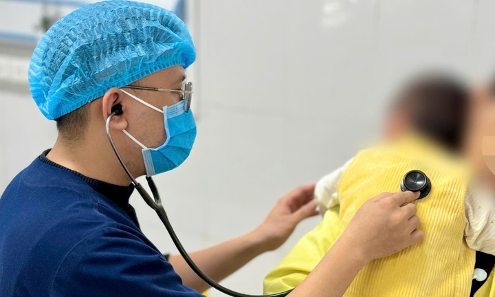 Trẻ 16 tháng tuổi nguy kịch vì cúm A bội nhiễm phổi